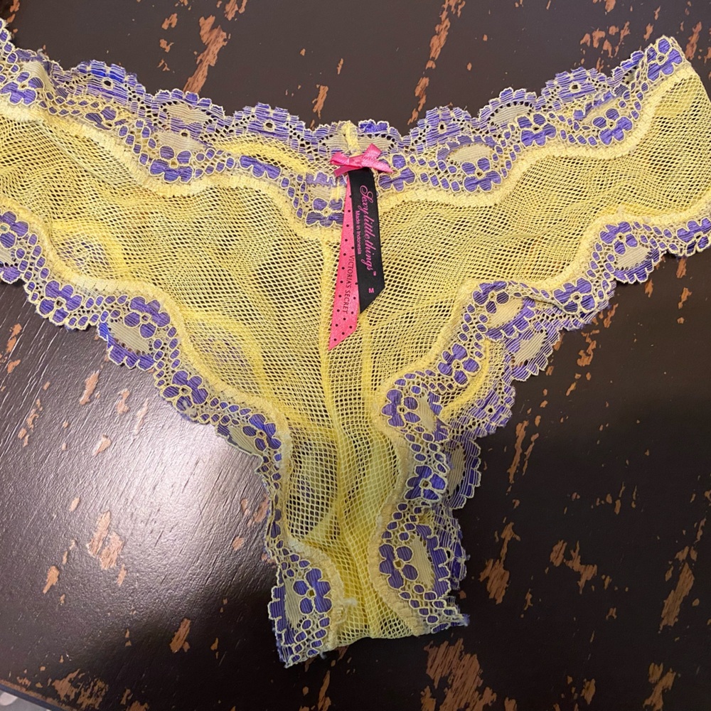 Victoria’s Secret lacy yellow & purple Sexy Little Things thong 💛💜